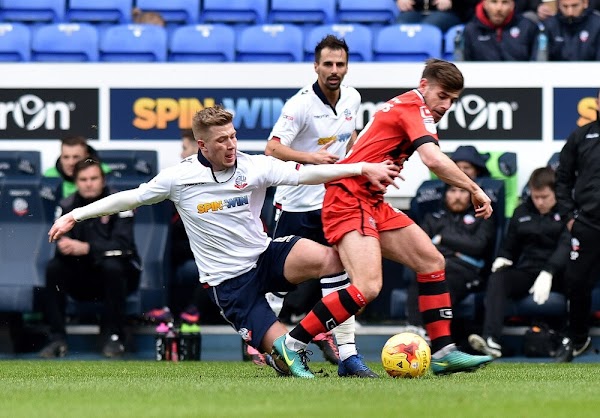 Oficial: Shrewsbury Town, llega Josh Vela