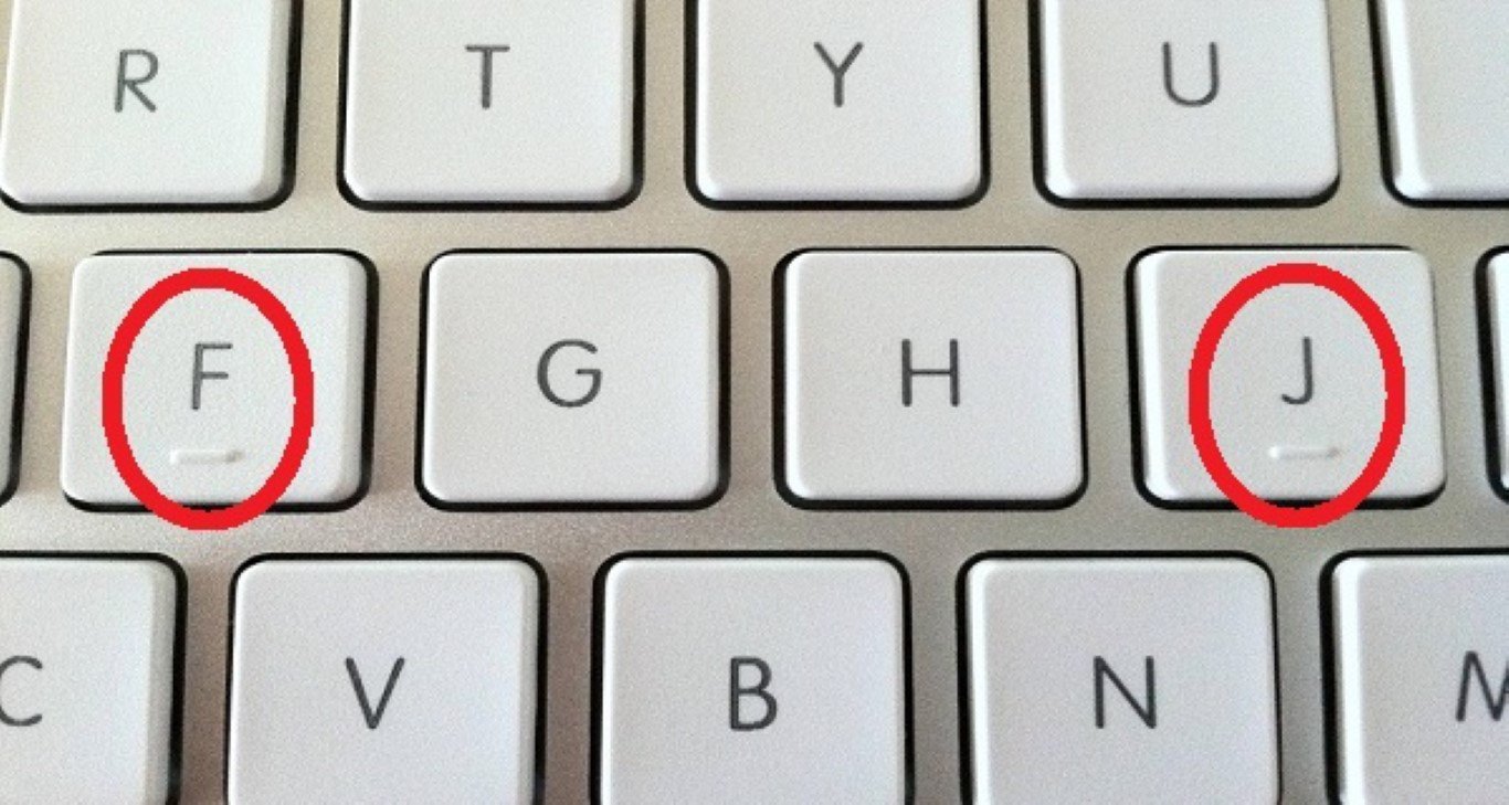 Você sabe porque as teclas F e J do teclado têm este tracinho? Você sabe porque as teclas F e J do teclado têm este tracinho?