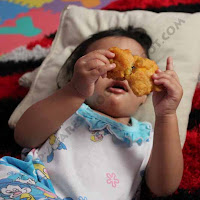 Mitos Makan Sambil Tiduran - OREKOREK