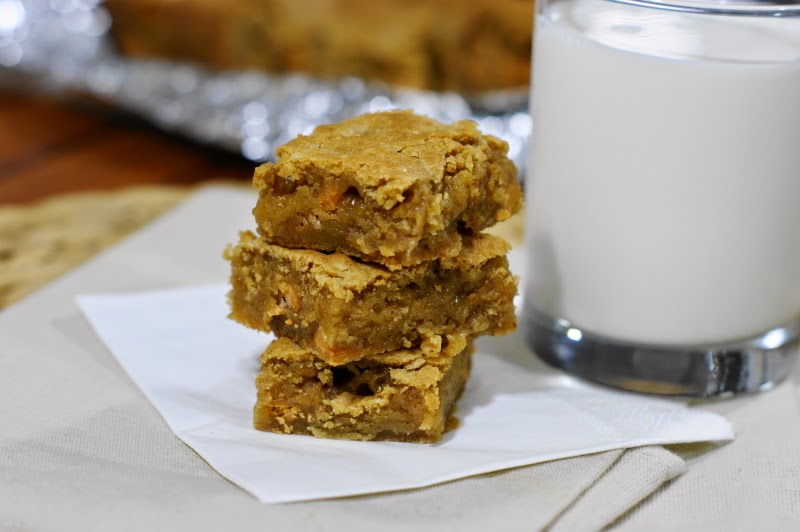 Butterscotch Toffee Blondies {& How NOT to Hide Dirty Dishes} The