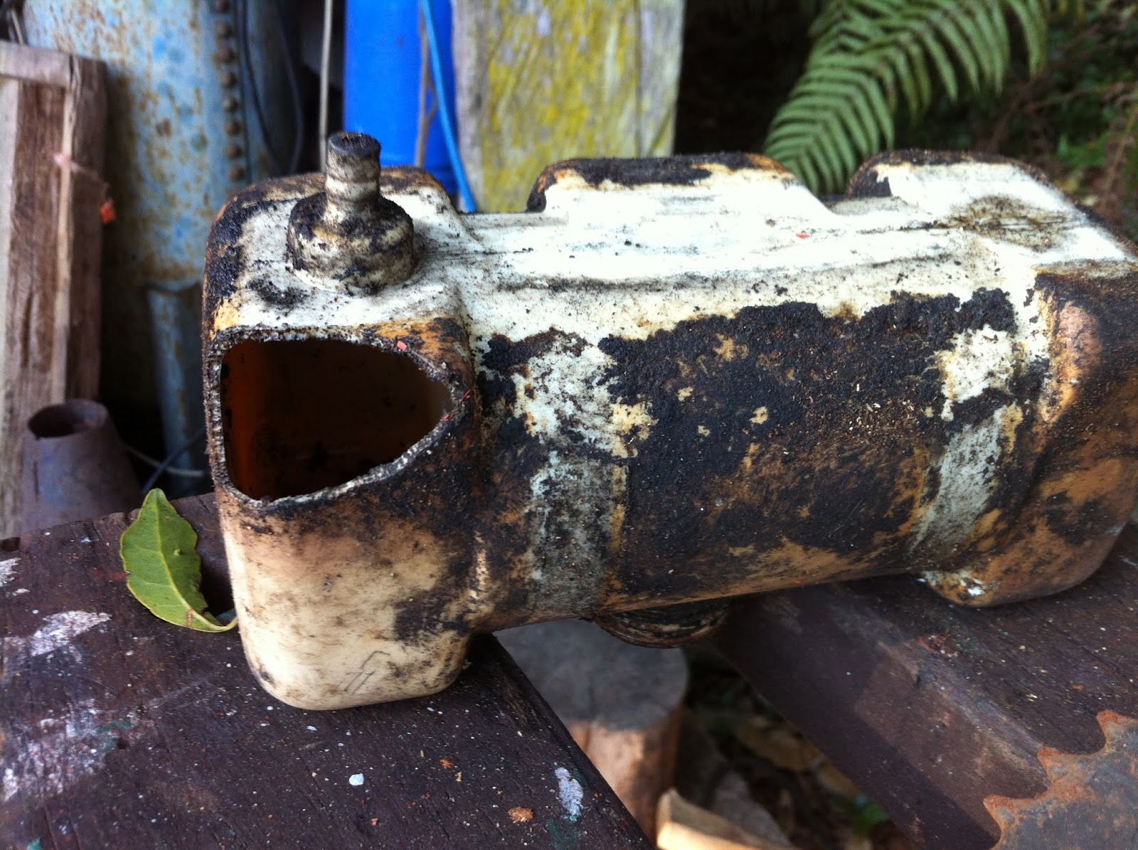 Bruce Teakle's Pages Using vegetable oil for chainsaw bar oil