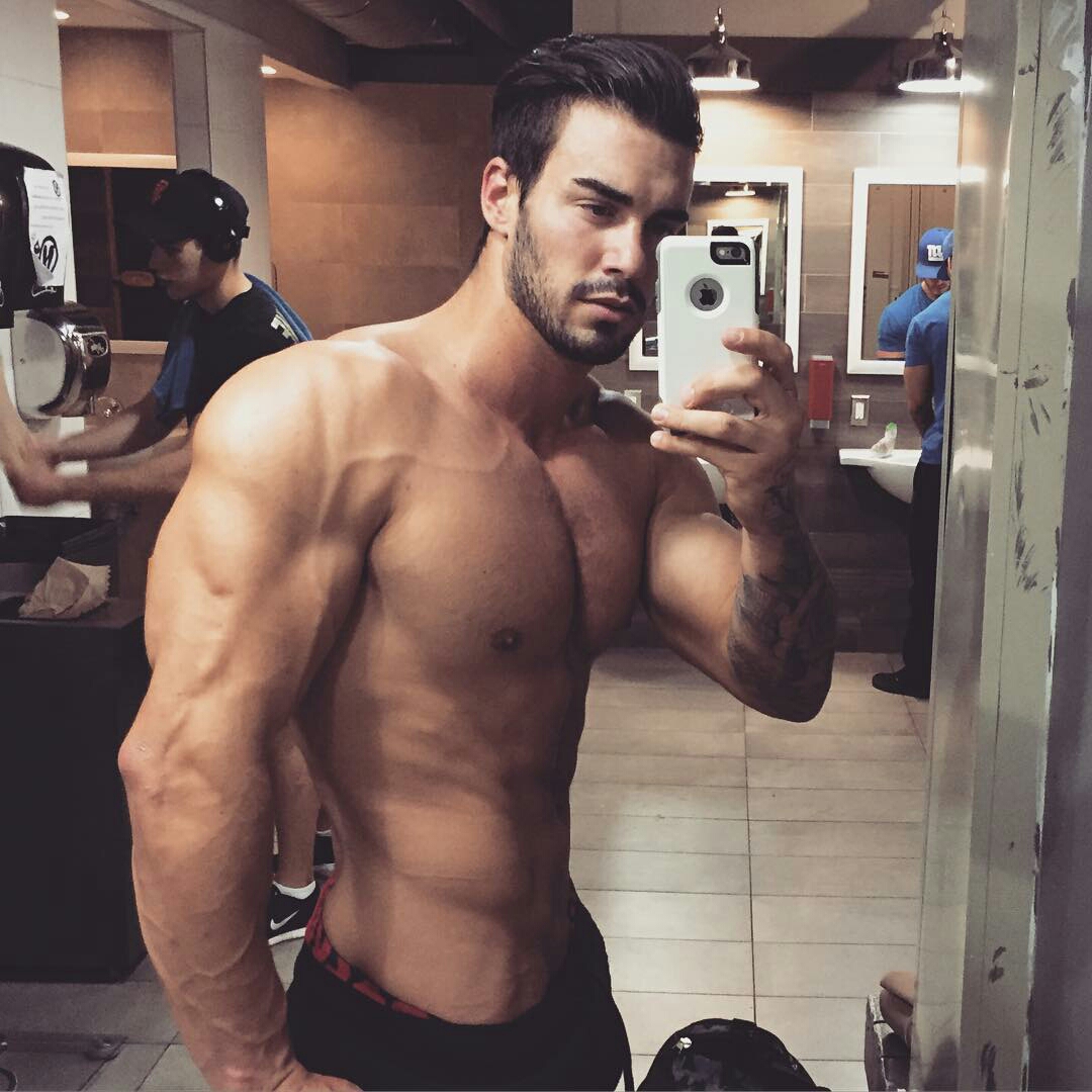Insanely bodybuilding's Motivation Guys to follow On Instagram. | Men's ...