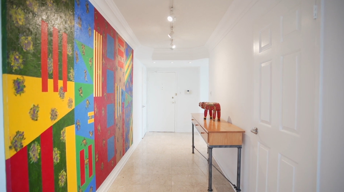 21 Interior Design Photos vs. 130 Carlton St #1104, Toronto Luxury Condo Tour