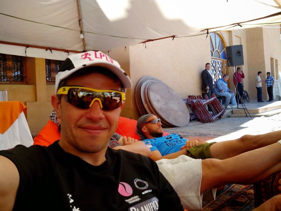 Descansando-antes-del-briefing
