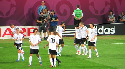 EM : Italien 2 : Deutschland 1 - Herzlichen Glückwunsch und Entschuldigung aus Wuppertal