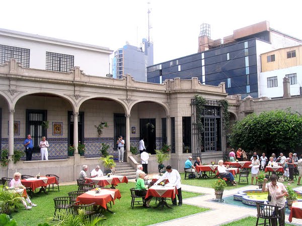 Antigua Casa García Alvarado en Miraflores - Lima - Perú: El Jardín Español