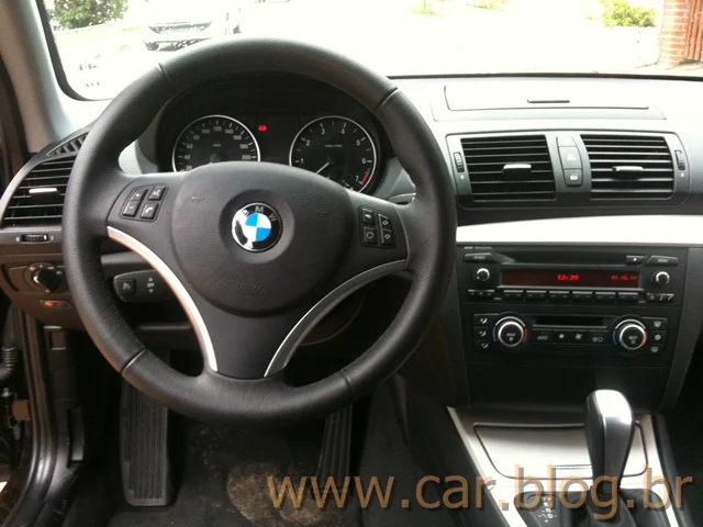 BMW 120iA 2010 - console central