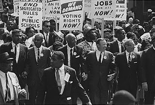 İnsan hakları etkinlikcilerinin March on Washington for Jobs and Freedom yürüyüşünden bir fotoğraf, 1963
