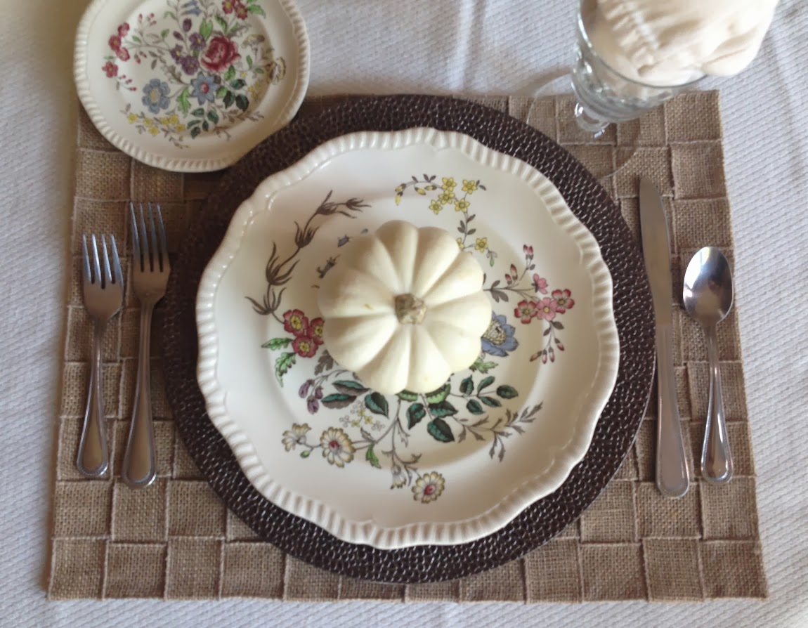 Beyond Betavia Burlap Placemats DIY