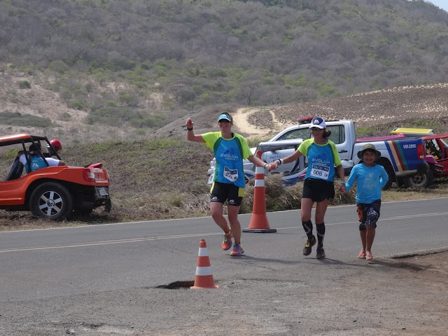 Meia Maratona de Noronha - Noronha K21 Meia Maratona de Noronha - Noronha K21 - meu filho Léo nos acompanhou na chegada