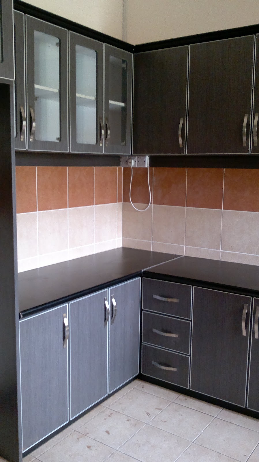 Membuat Dapur dan LainLain yang berasaskan Kayu di Kuching