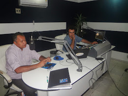 RADIALISTA EDUARDO VASCONCELOS NOS ESTÚDIOS DA AGRESTE FM 107.5