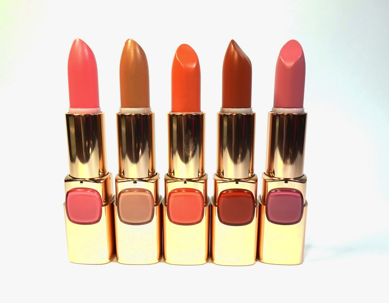 L'oreal color riche палитра помад. Loreal color riche 120. Губная помада l'oreal color riche. Губная помада лореаль колор риш палитра оттенков. L'oreal paris color riche палитра.