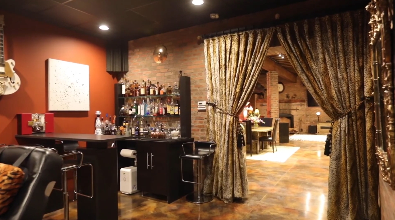 Interior Design Tour vs. Amazing Jersey City Home Loft Redone to the Highest Quality