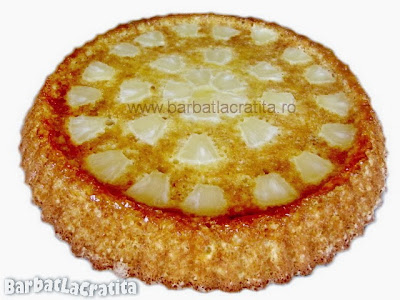 Prăjitură cu ananas din compot