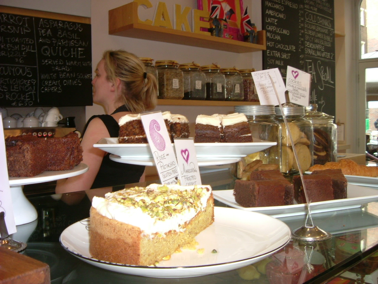 Tea and Cakes London: Central London - Bloomsbury - London Review Cake Shop