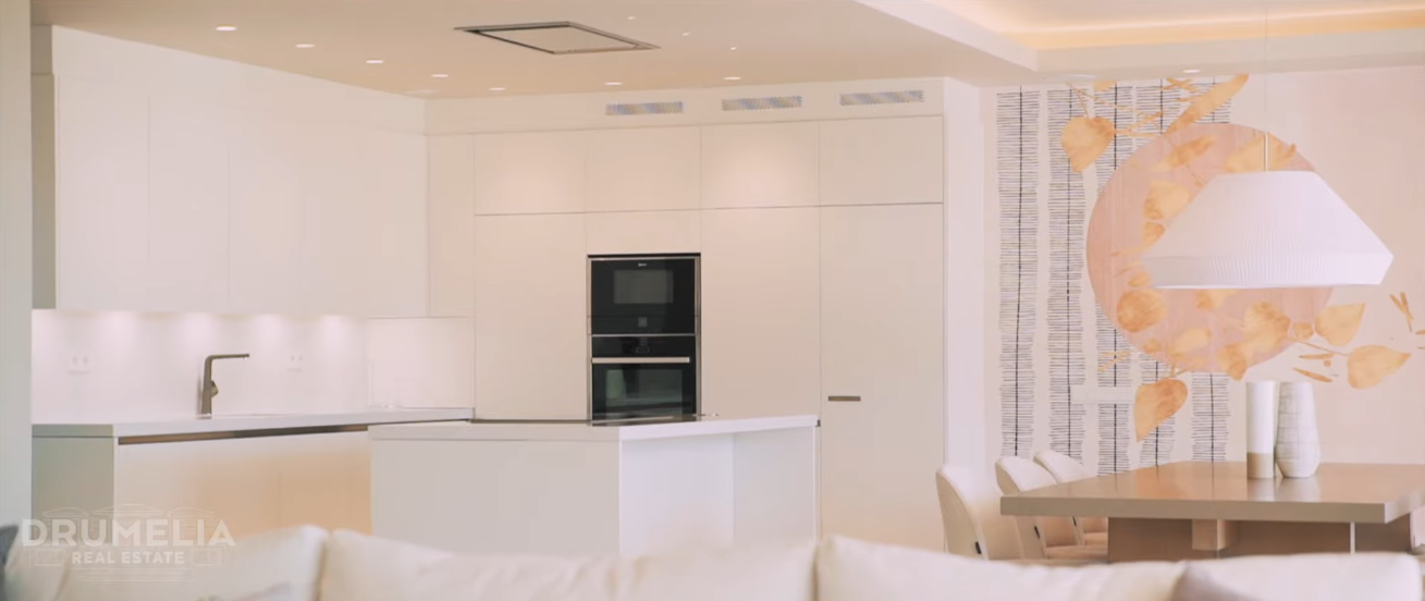 23 Photos vs. New Modern Luxury Villa in Marbella, Estepona | 1.500.000€ | Drumelia Real Estate - Luxury Home & Interior Design Tour 23 Photos vs. New Modern Luxury Villa in Marbella, Estepona | 1.500.000€ | Drumelia Real Estate - Luxury Home & Interior Design Tour