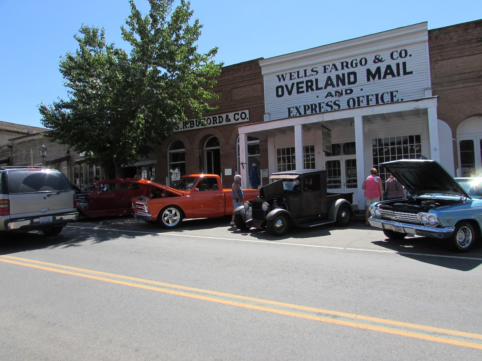 Reel Rods Inc. SHOP UPDATE Virginia City car show