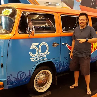 The story of Faisal Adlan (icalToys Hotwheels), a successful online businessman in Indonesia
