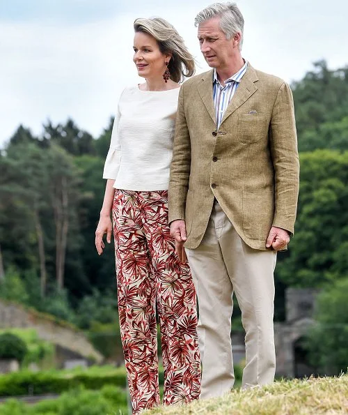 Queen Mathilde wore Dries Van Noten trousers, white bell Sleeve Stretch Crepe Top. Crown Princess Elisabeth and Princess Eleonore