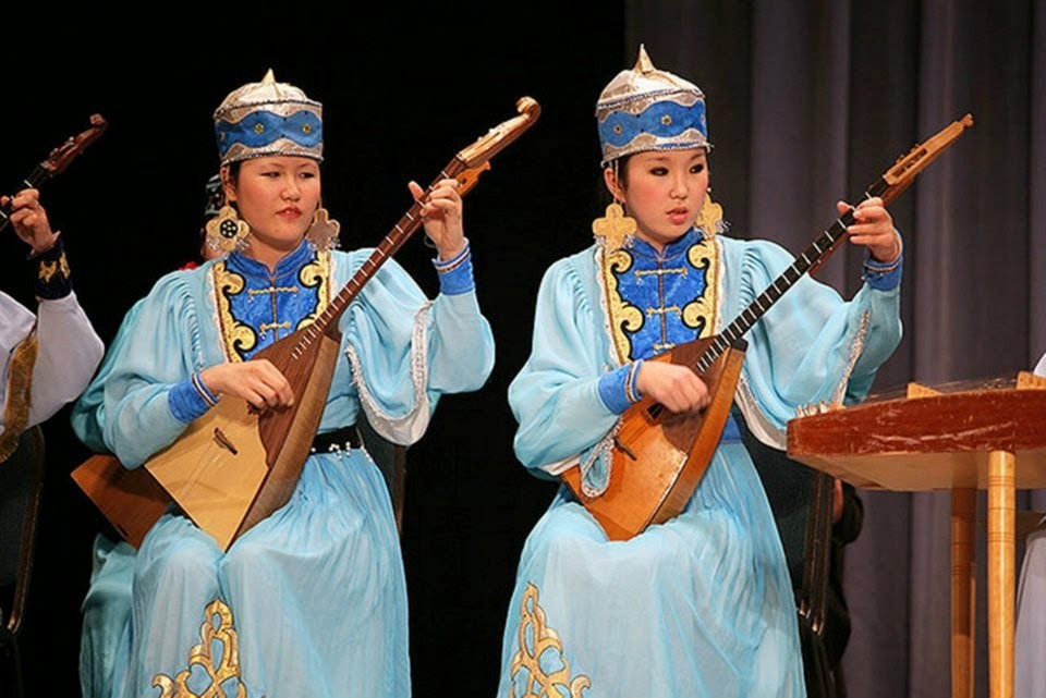 калмыцкий воин 17 века. карел калмык. калмыцкий бюшмюд. народная одежда калмыков. карел калмык.