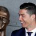 Busto de Cristiano Ronaldo em aeroporto português vira piada na internet