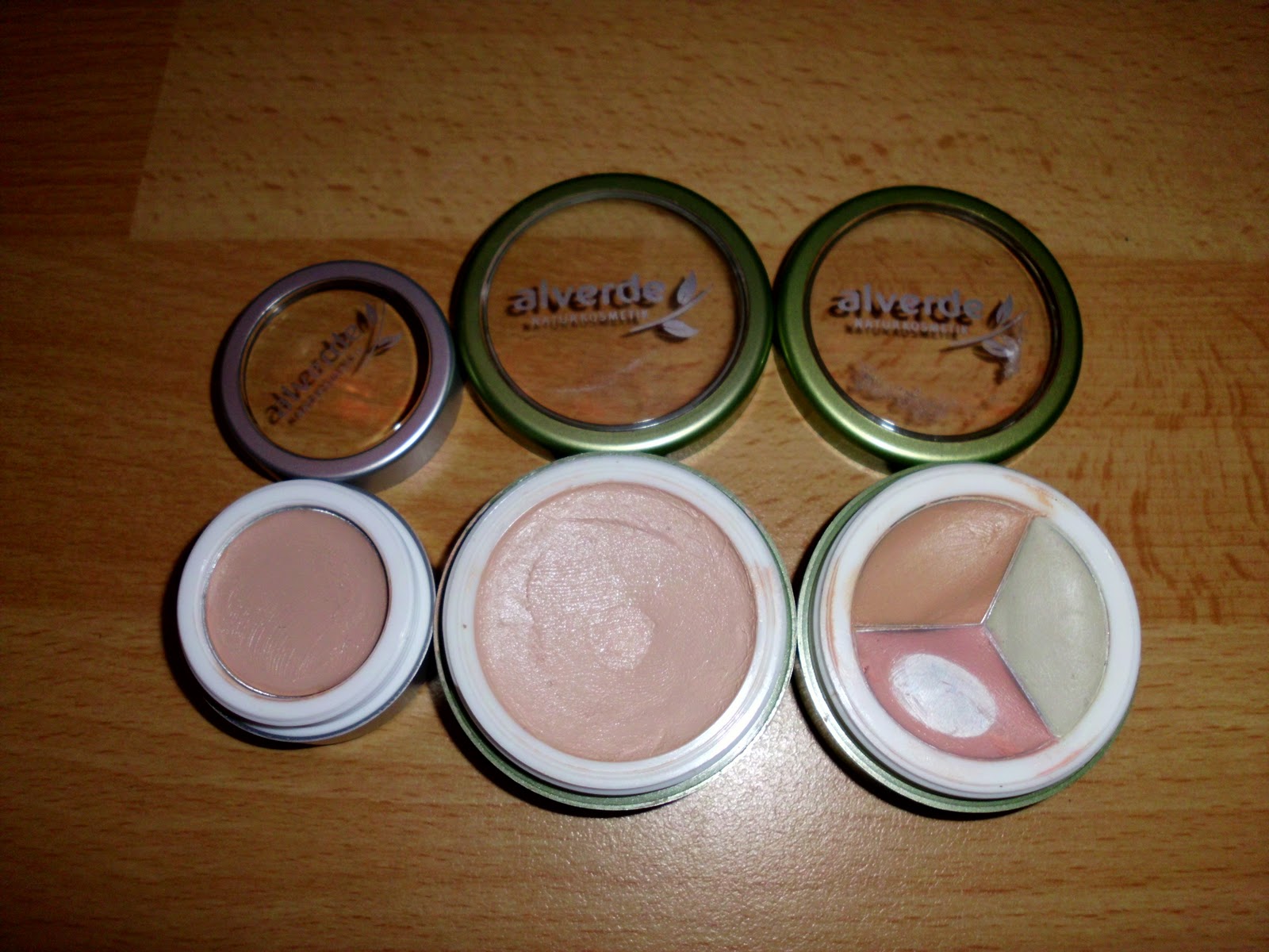 Alverde Cream To Powder Concealer Aus Dem Sortiment mixedstyleandbeauty: Alverde Creme to Powder concealer 10 natural beige