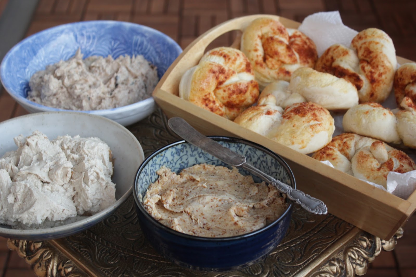 Küchenliebelei: Brezeln mit Honig-Senf-Butter