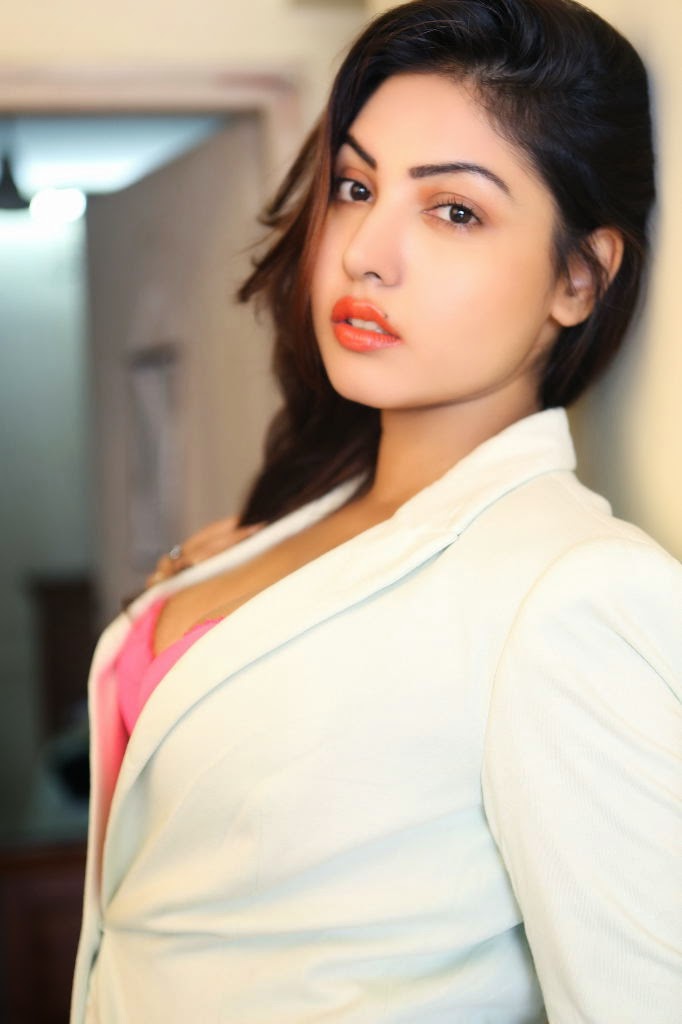 Kannada Actress Komal Jha Hot Photoshoot Stills ~ Actresszoneblogest1