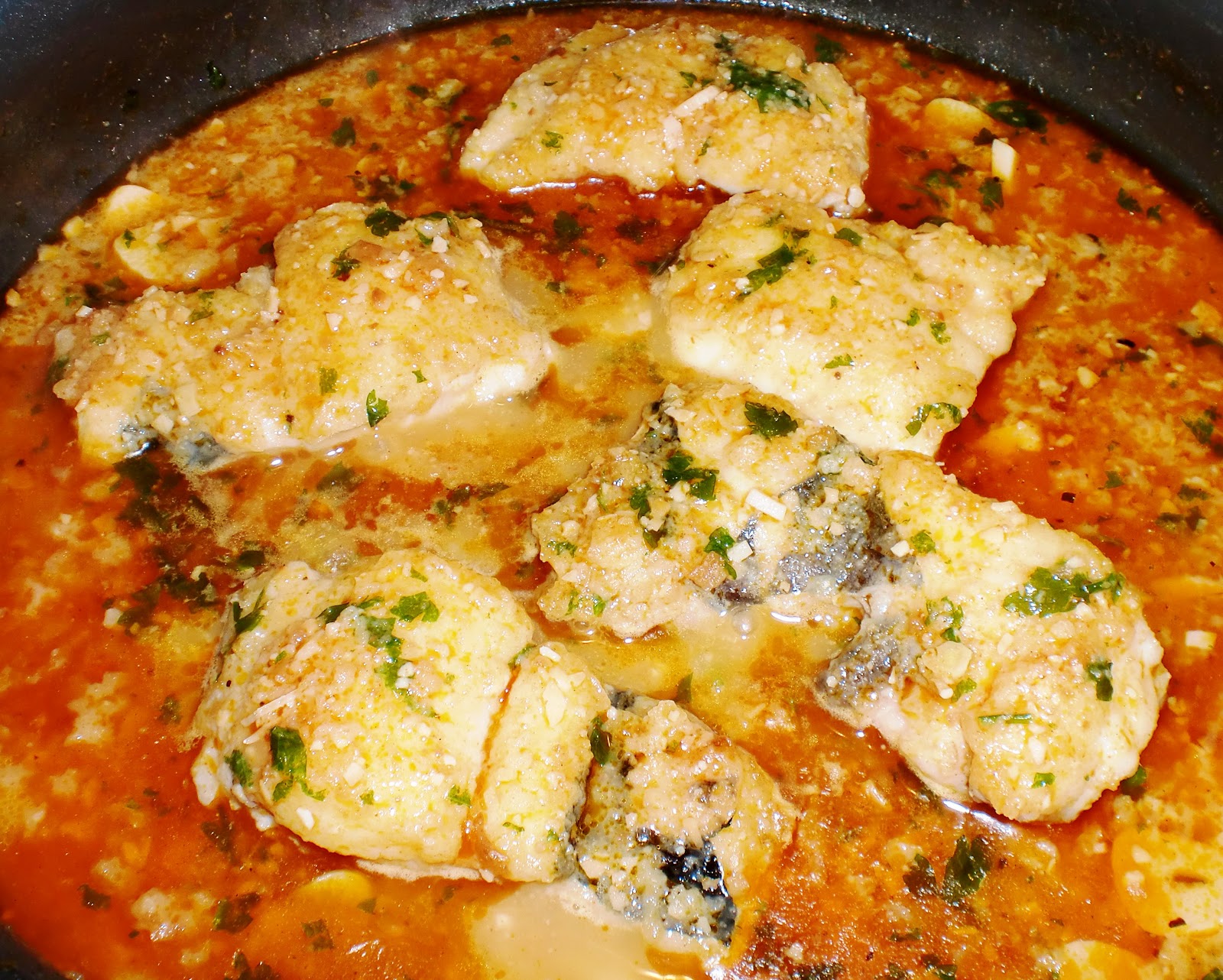 Cesta de Caperucita Merluza en all i pebre