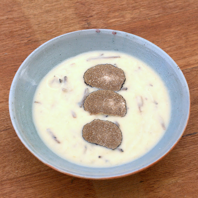 bushcooks kitchen: Sellerierahmsuppe mit Trüffel bushcooks kitchen: Sellerierahmsuppe mit Trüffel