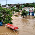 BAHIA / Rio Subaé transborda com a chuva e deixa ruas de Santo Amaro inundadas