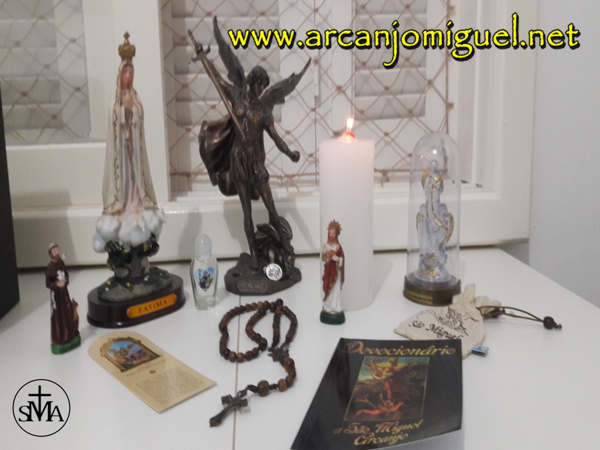 Oratório – altar- ArcanjoMiguel - oracao poderosa - são miguel arcanjo, são Gabriel, São Rafael, Anjo da Guarda, Quaresma - protetor- exorcismo