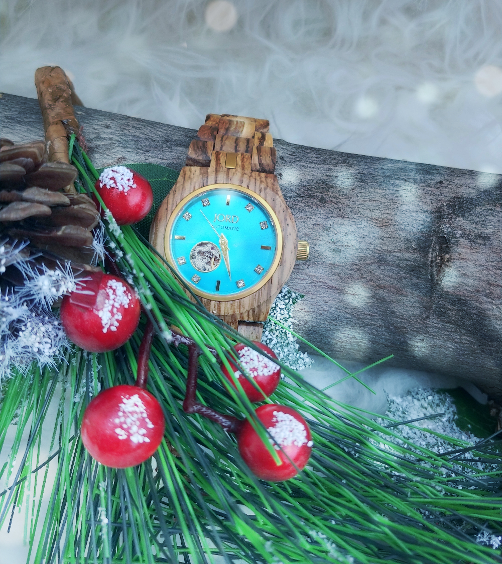 wooden watch by Jord