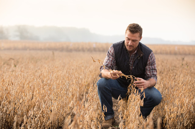 'Prince Farming' Chris Soules Visits Ontario Grain Farm