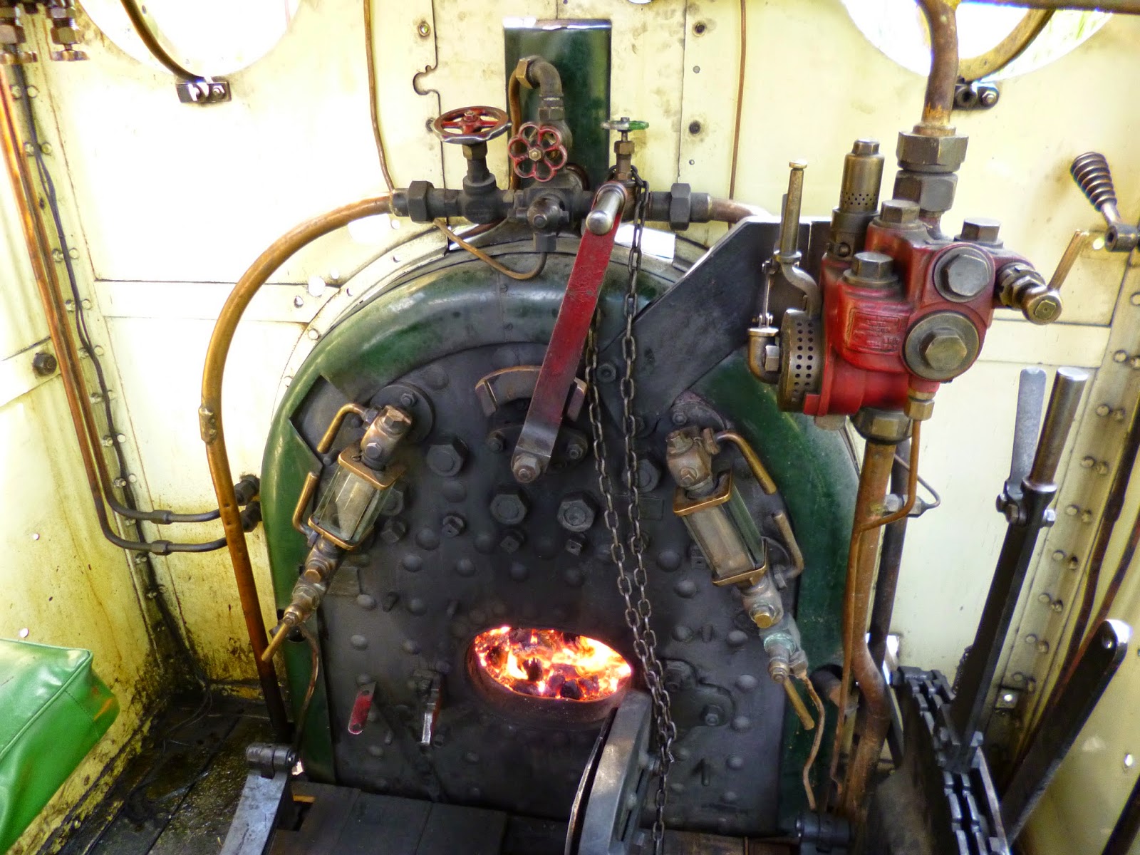 On the right track: NG6 -DETAILS TO DELIGHT THE MODELLER
