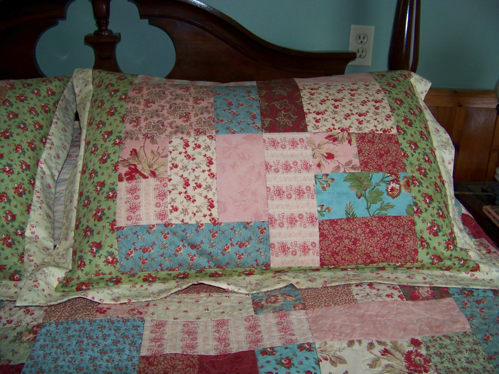 Busy Quilting Mama Pillow Shams