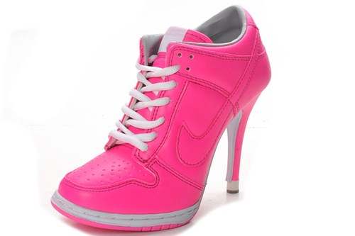 Pretty Pop: Nike shoes for the pretty girls!