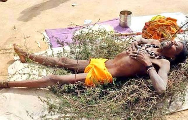 क्या आप जानते है इस कांटे वाले बाबा की सच्चाई क्या आप जानते है इस कांटे वाले बाबा की सच्चाई