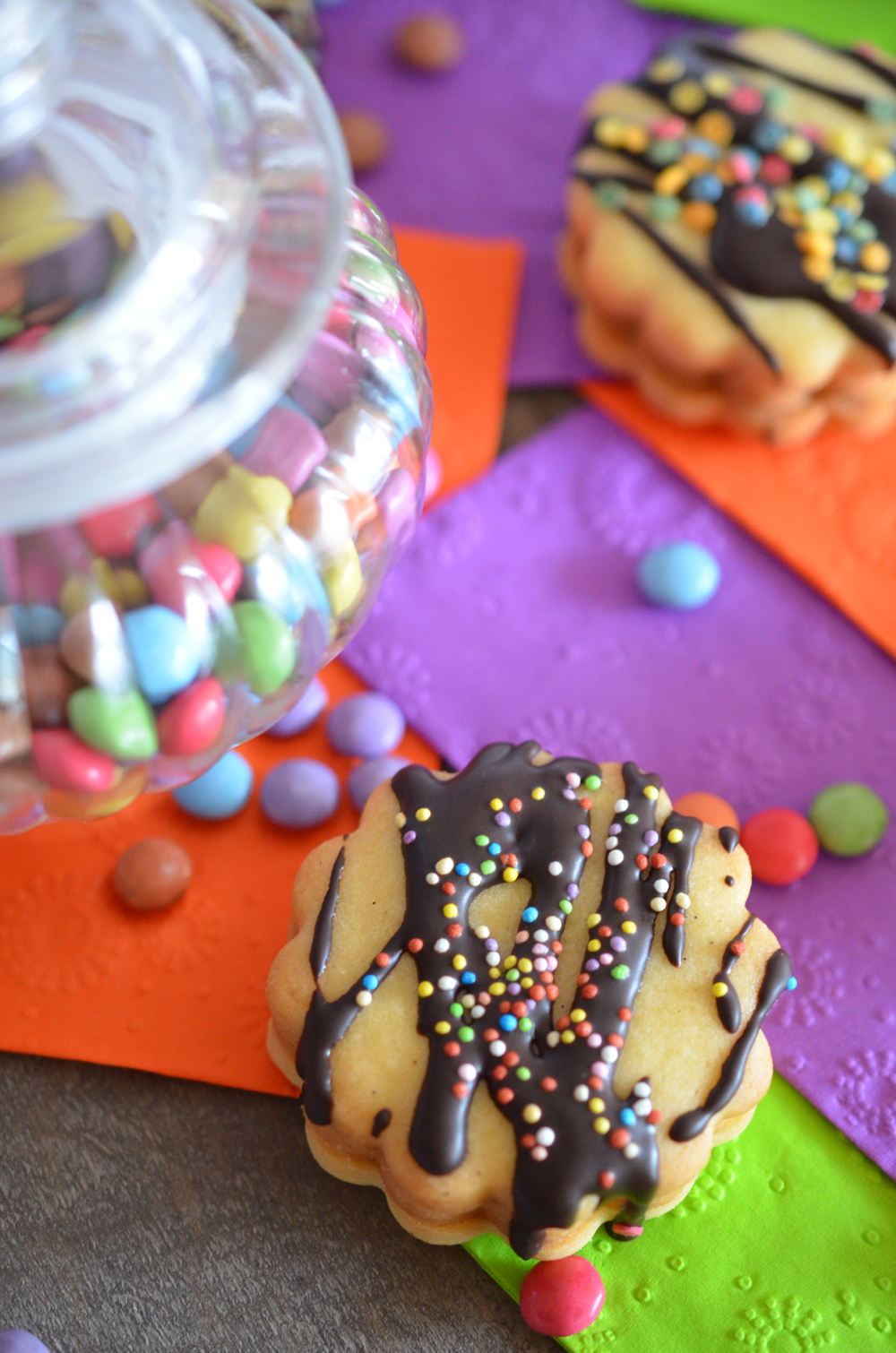 Ninas kleiner Food-Blog: Kunterbunte Überraschungs-Kekse mit Smarties ...