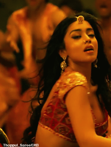 Shriya Saran Hot Expression Boobs Cleavage Bunch Coming Out Without Bra Sexy Navel Shack