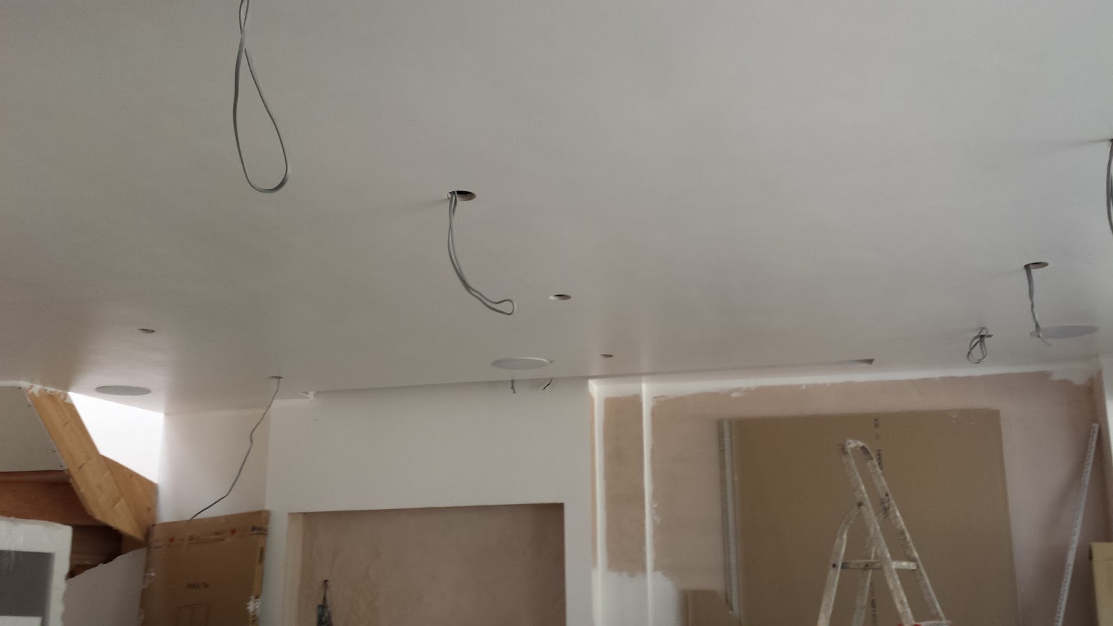 Build my Bungalow!: Flooring, heating and installing the ceiling speakers