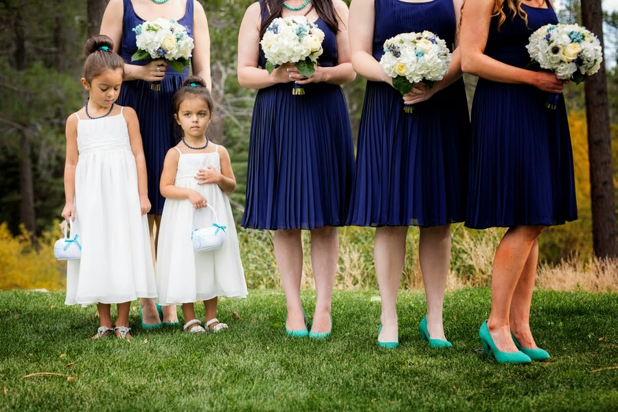una boda de color azul