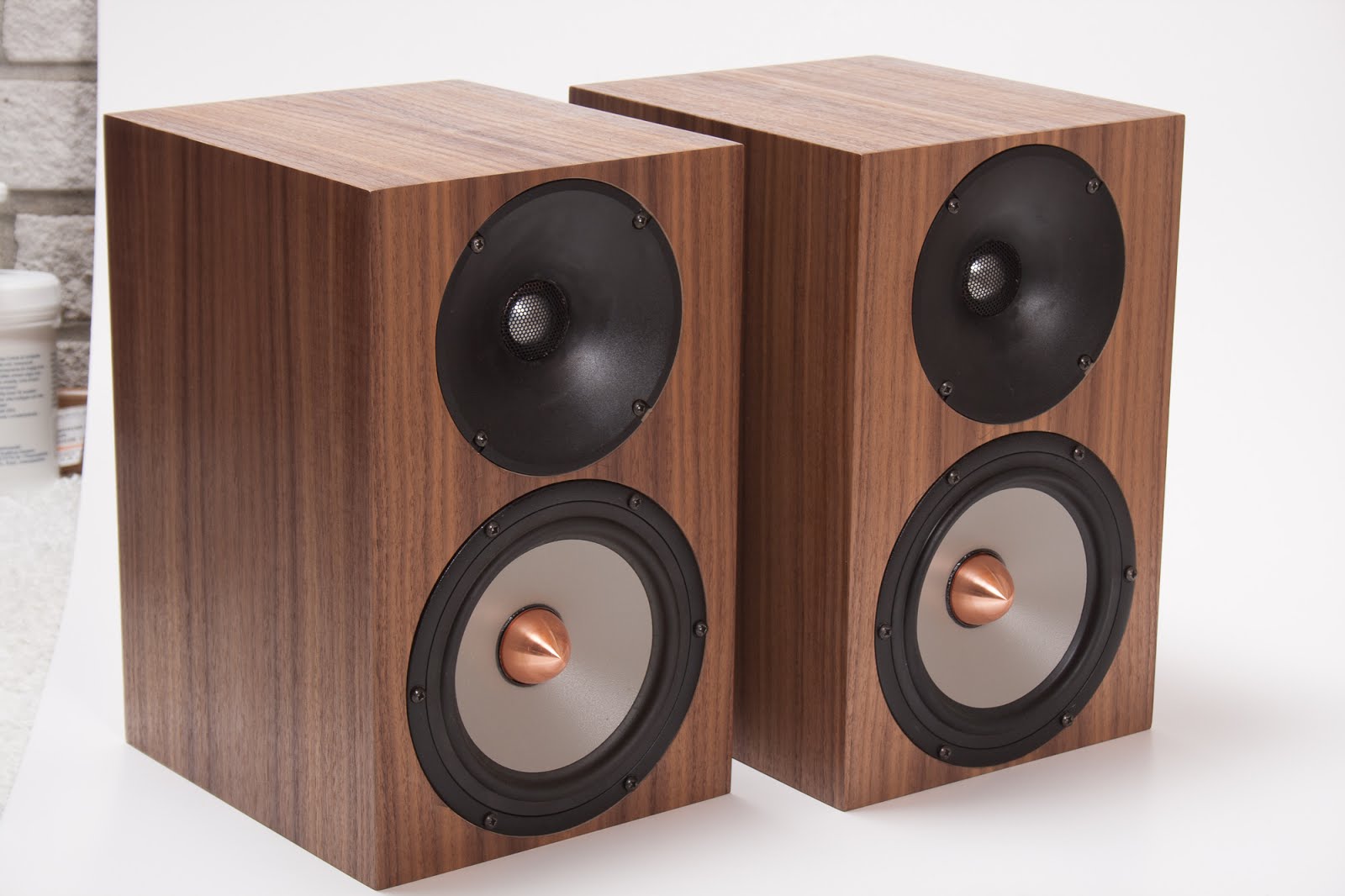Diy hifi blog, subwoofers and repairs Diy speakers. Diy veneers.