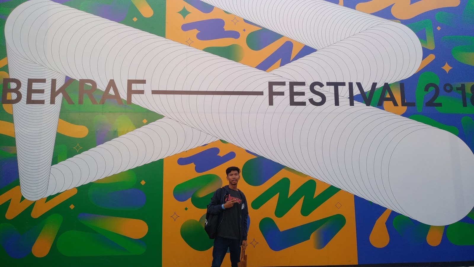 Next around. Next картинка. Эмблема некст. Rough trade records. Two penn plaza.