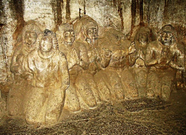 statues of female devotees of Buddha in Aurangabad caves