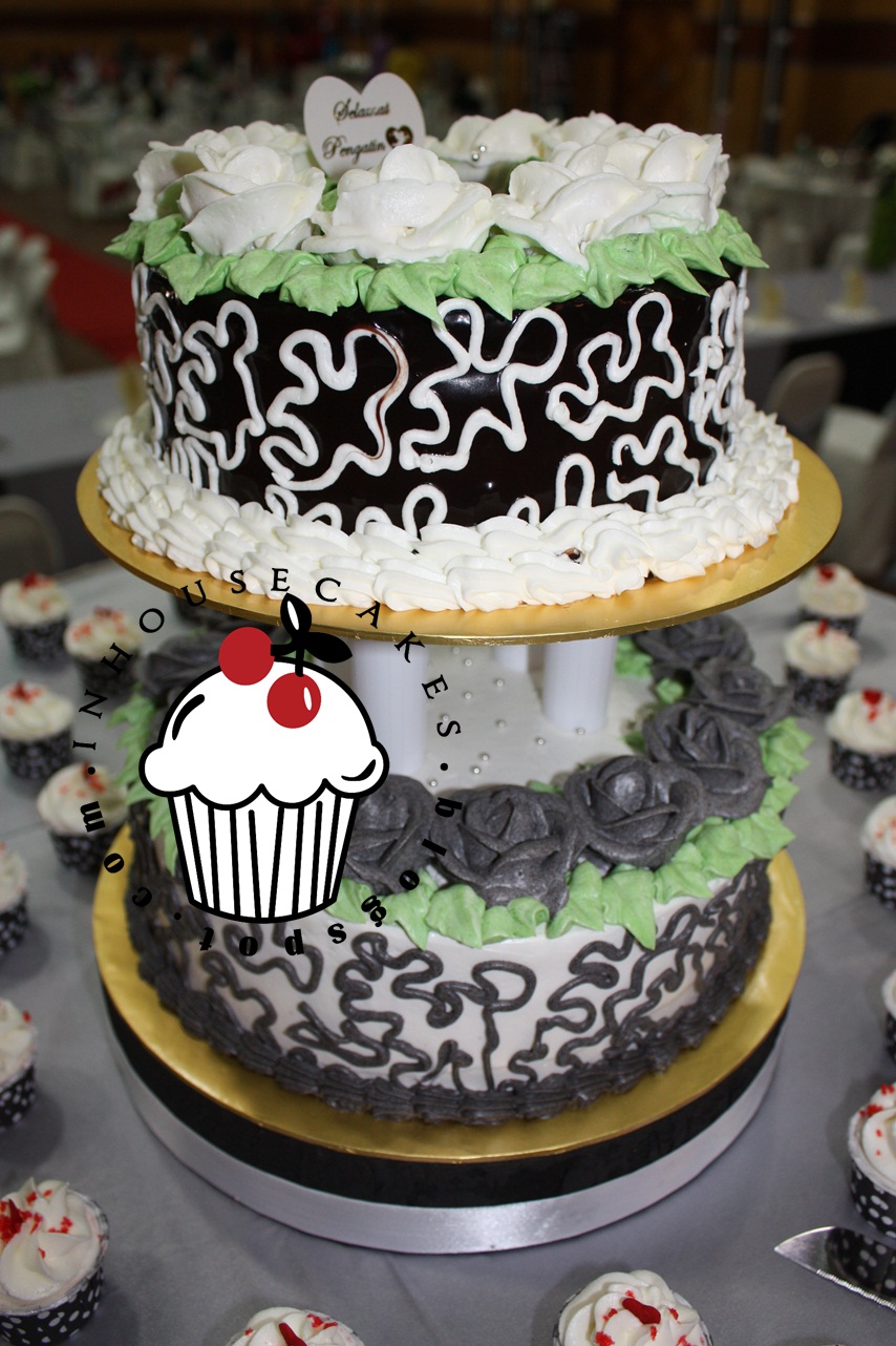 2 Tier Wedding Cake InHouseCakes