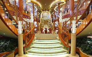 Max Beauvoir,Queen Elizabeth 2 Ship, Nicole Kidman , Angelina Jolie, Elizabeth Taylor,Zulie