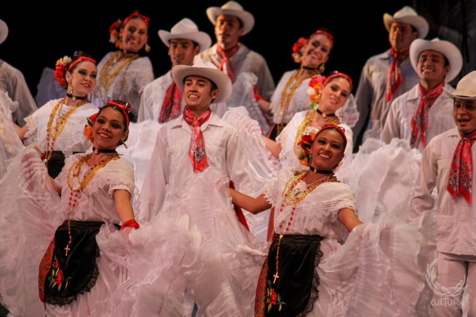 LA ENSEÑANZA DE LA DANZA FOLKLÓRICA EN EDUCACIÓN PRIMARIA VESTUARIO VERACRUZ gala y huasteca LA ENSEÑANZA DE LA DANZA FOLKLÓRICA EN EDUCACIÓN PRIMARIA VESTUARIO VERACRUZ gala y huasteca
