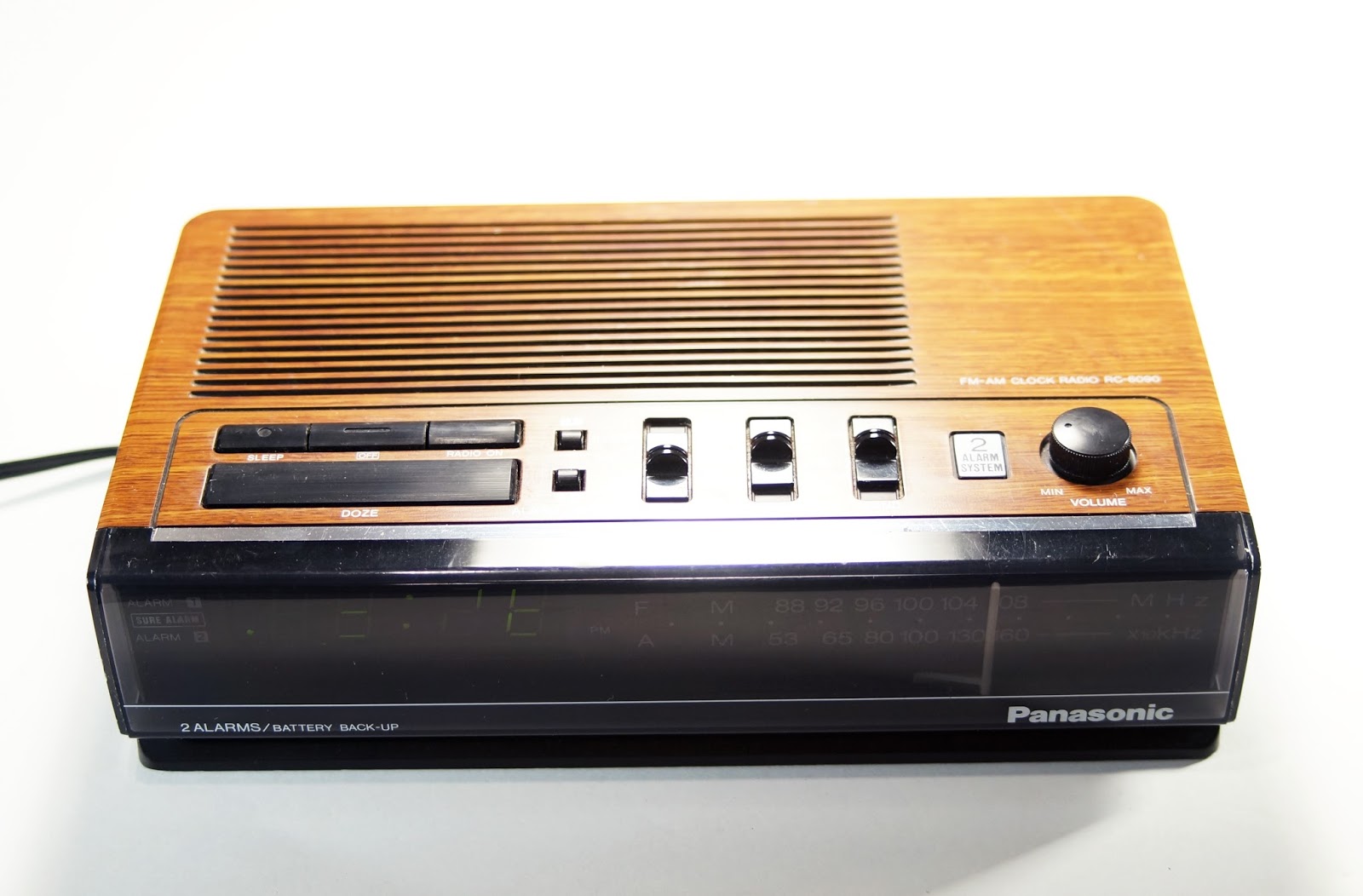 Vintage Panasonic RC6090 Green Digital 2 Alarm Clock AM FM Radio Wood